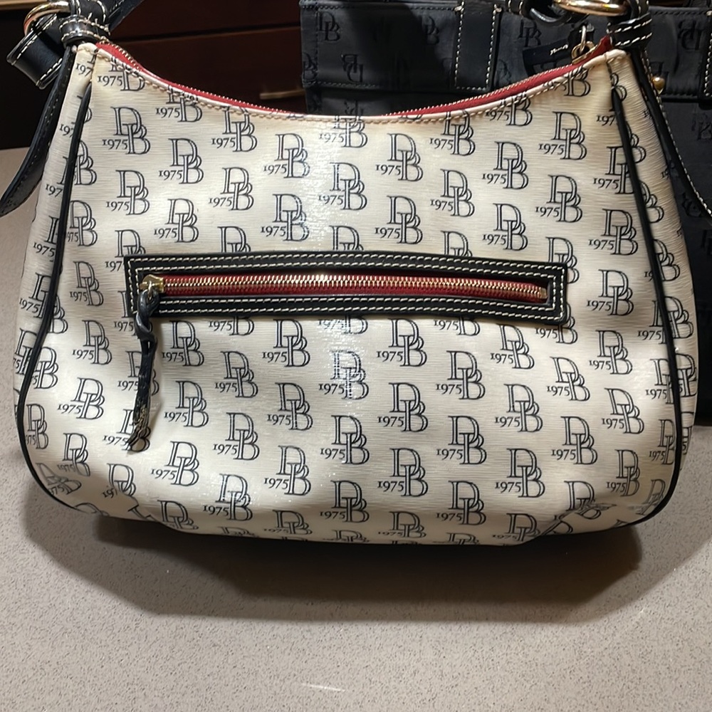 Dooney & Bourke Black and White Logo Shoulder Bag and black canvas tote bundle - Picture 3 of 16